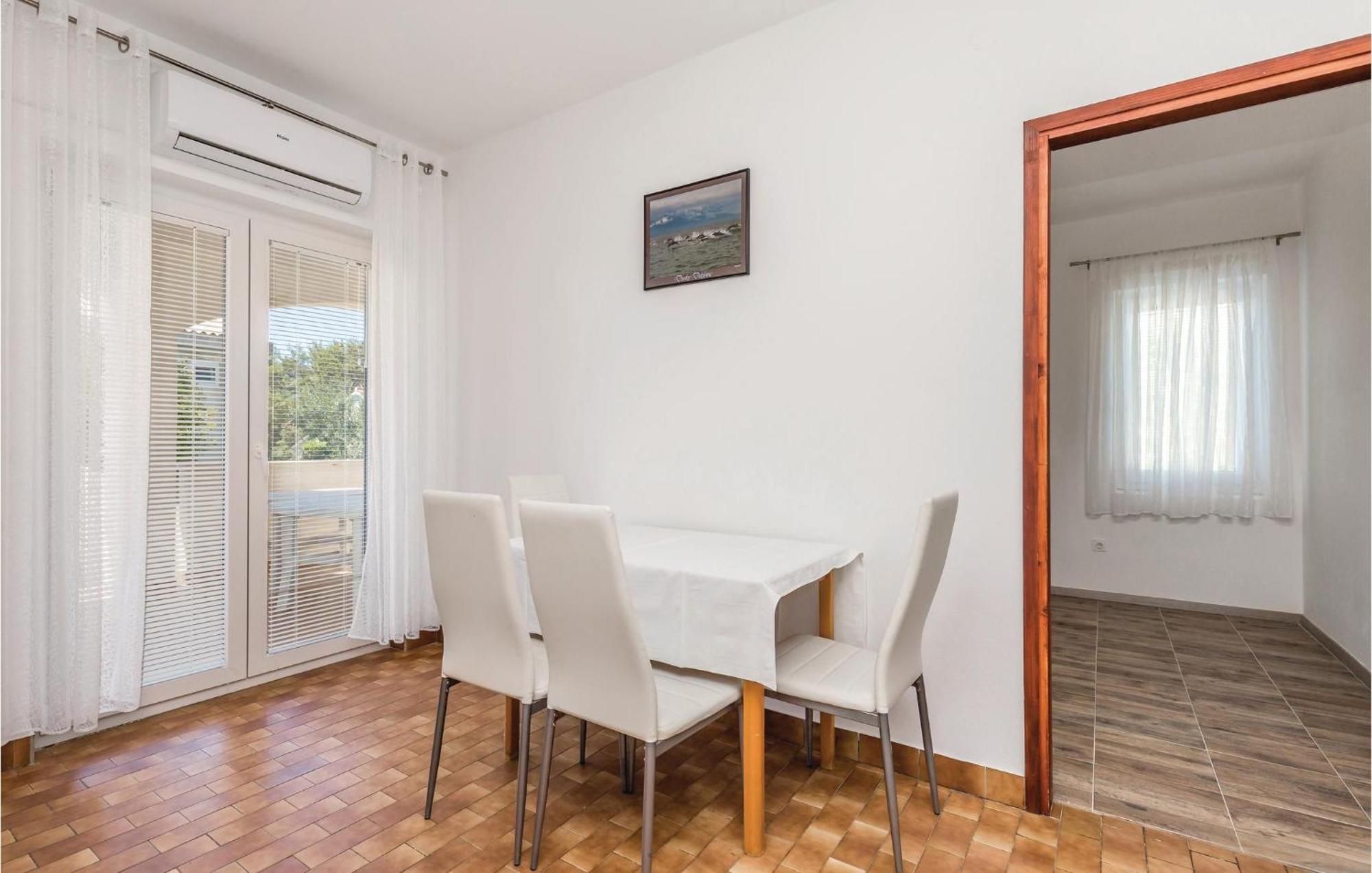Lovely Apartment In Mandre With Wifi Bagian luar foto
