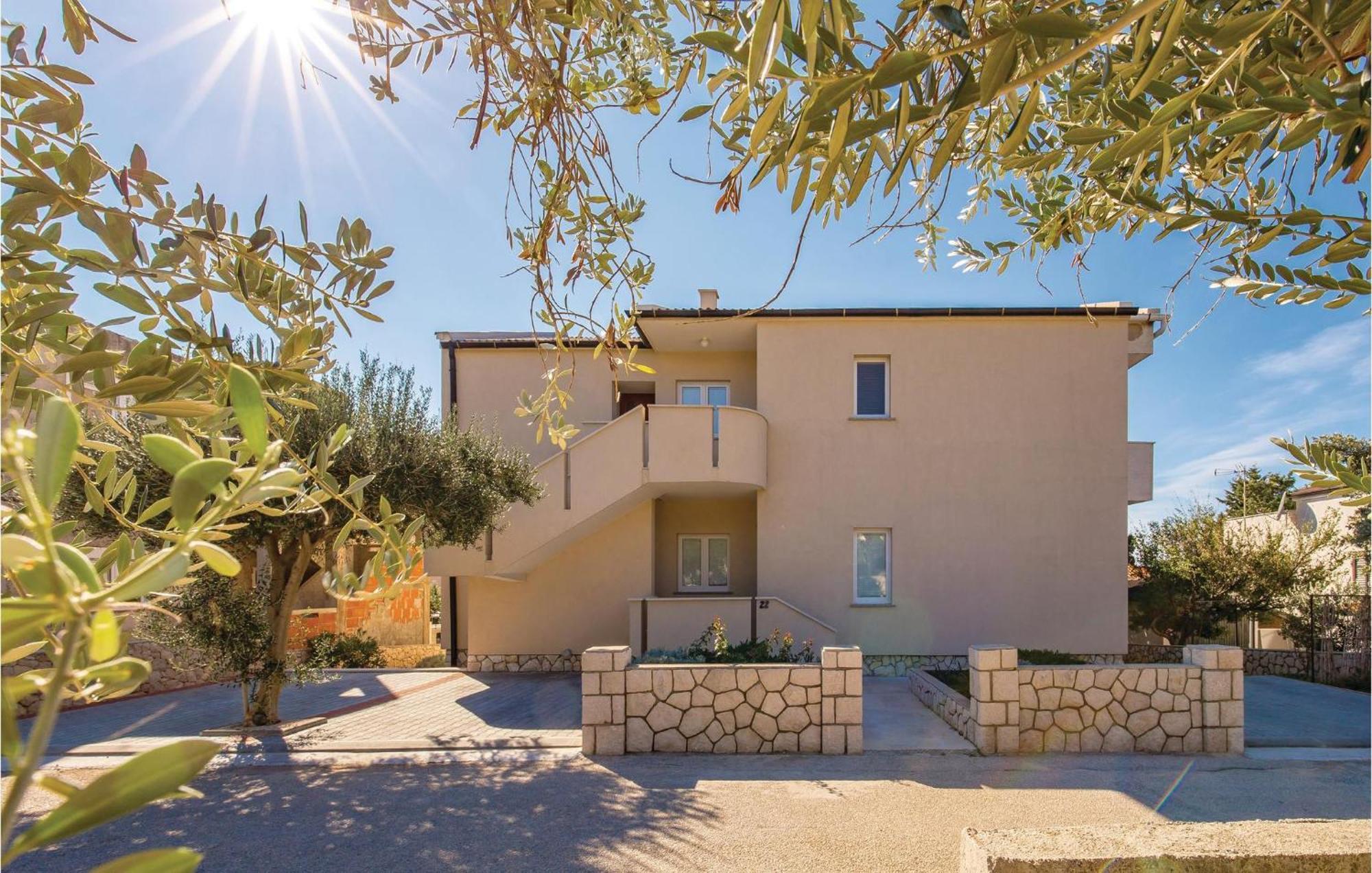 Lovely Apartment In Mandre With Wifi Bagian luar foto